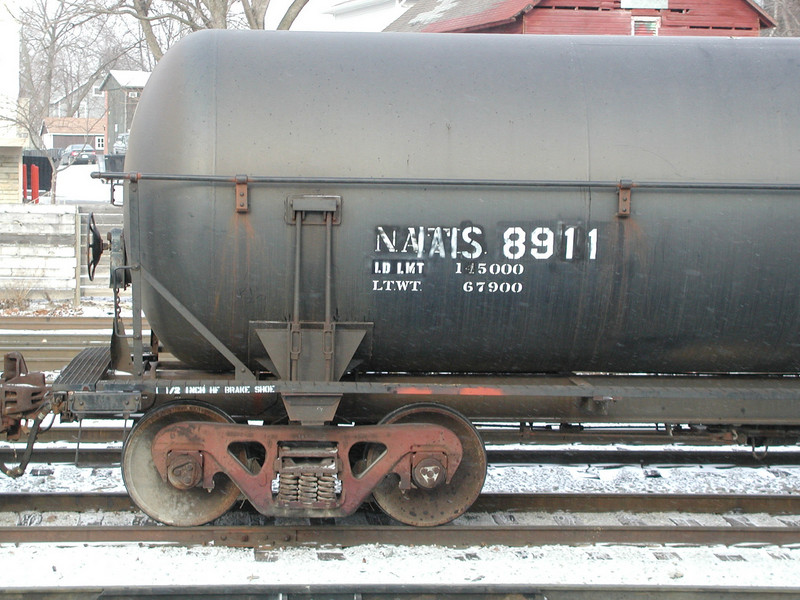 IAIS 8911 at Iowa City, IA, on 23-Dec-2001