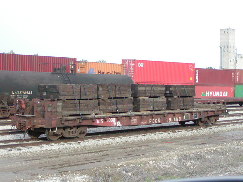 IAIS 9003 at Council Bluffs, IA, on 11-May-2004