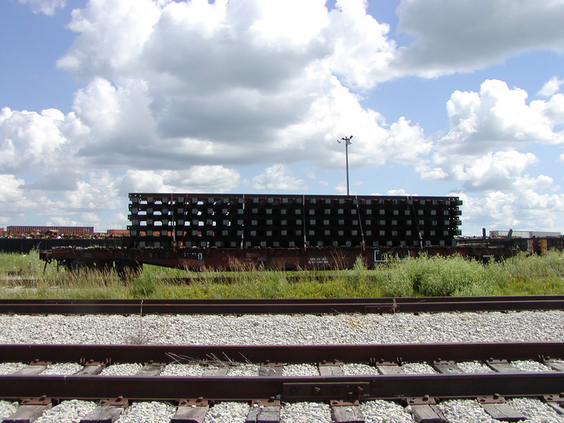 IAIS 9009 at Newton, IA, on 12-Jul-2003