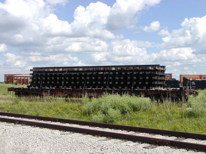 IAIS 9009 at Newton, IA, on 12-Jul-2003