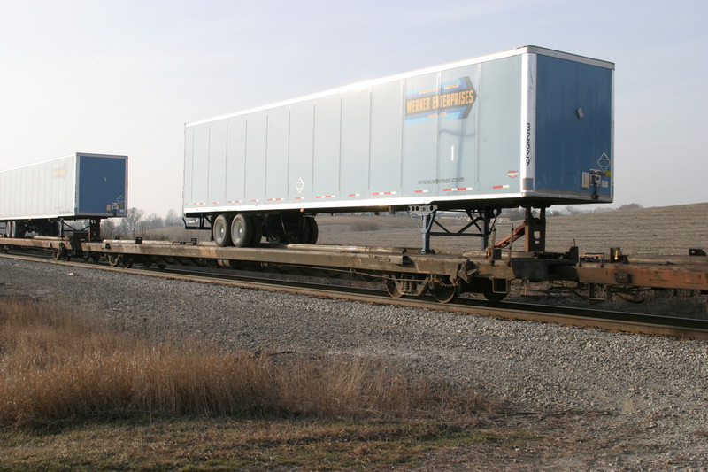 ex-IAIS 902164 (now HS 903164) at Atalissa, IA, on 29-Dec-2004