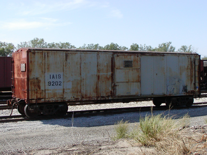 IAIS 9202 at Council Bluffs, IA, on 18-Sep-2004