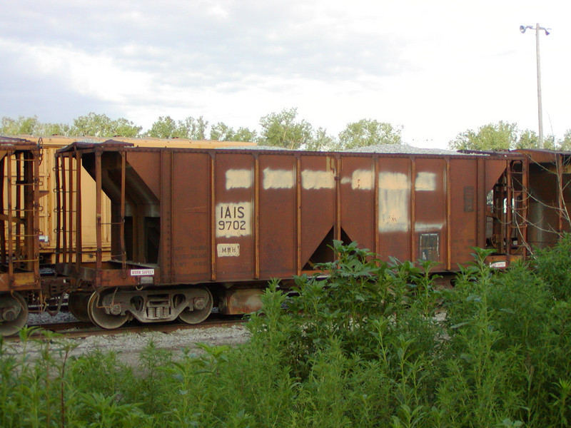 IAIS 9702 at Council Bluffs, IA, on 20-Jun-2001