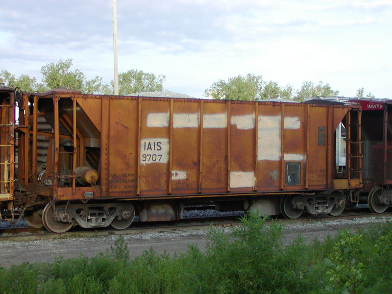 IAIS 9707 at Council Bluffs, IA, on 20-Jun-2001