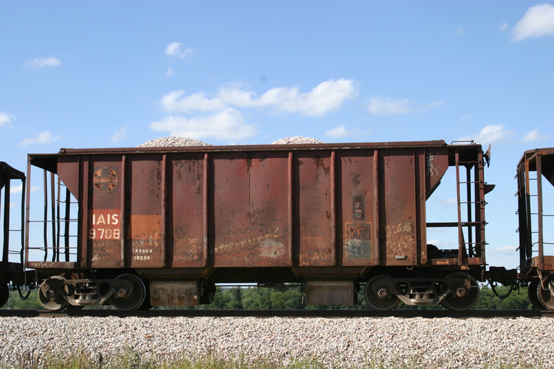 IAIS 9708 at Yocum Connection, IA, on 7-Aug-2004