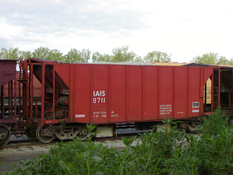 IAIS 9711 at Council Bluffs, IA, on 20-Jun-2001