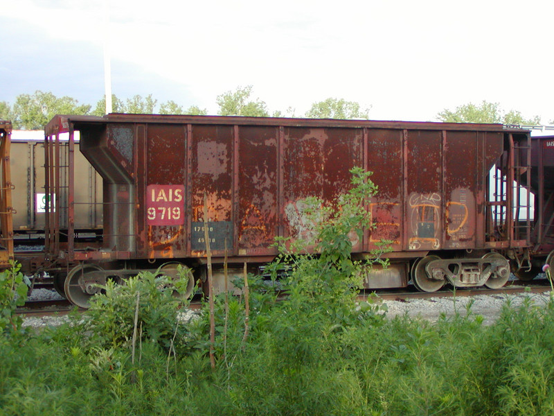 IAIS 9719 at Council Bluffs, IA, on 20-Jun-2001