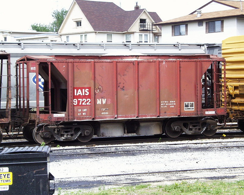 IAIS 9722 at Iowa City, IA, on 13-May-2000