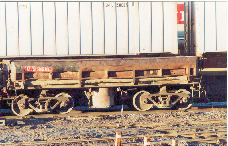 IAIS 9800 at Council Bluffs, IA, on 2-Nov-2000