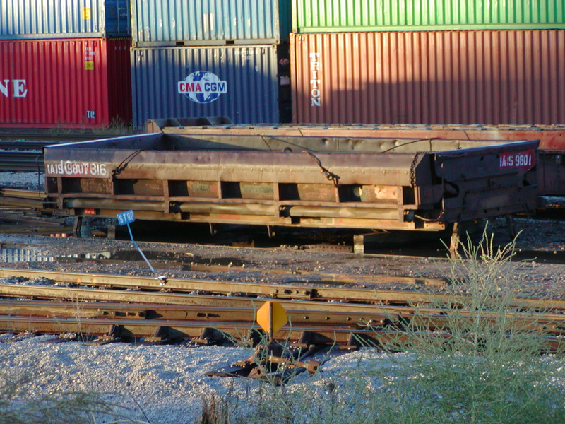 IAIS 9801 at Council Bluffs, IA, on 13-Oct-2003