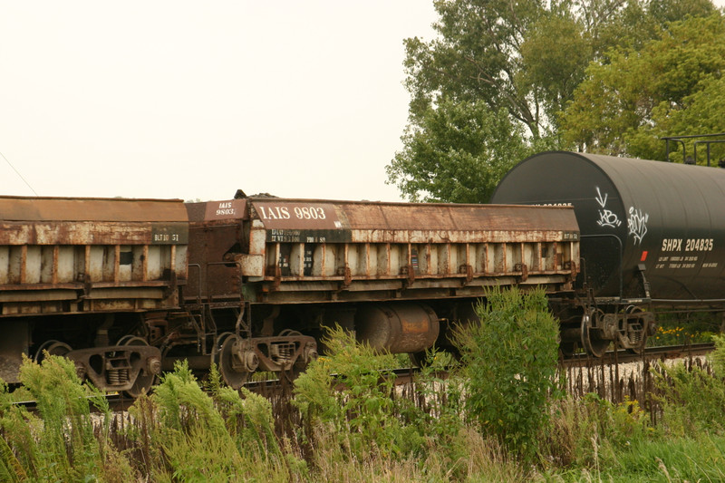 IAIS 9803 at Moscow, IA, on 1-Sep-2004