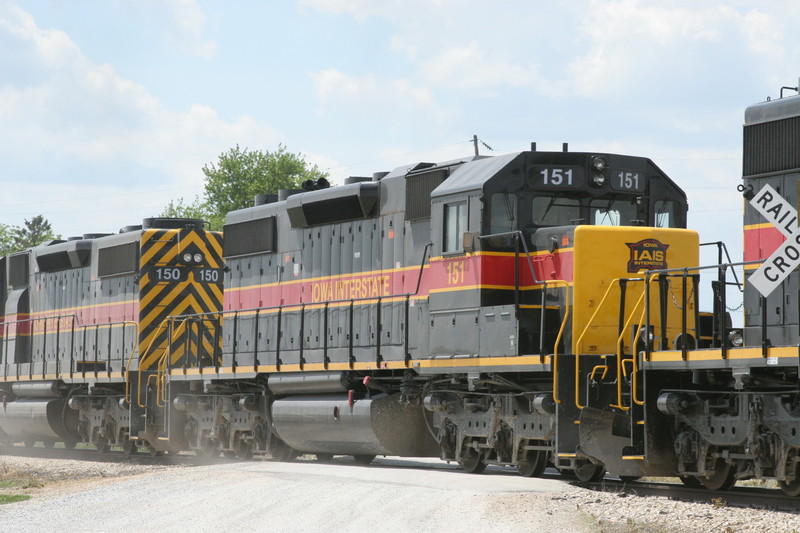 IAIS 151 at Walford, IA on 01-Jun-2006