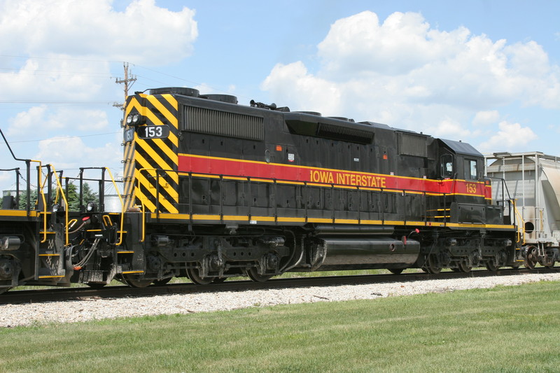 IAIS 153 at Walford, IA on 01-Jun-2006