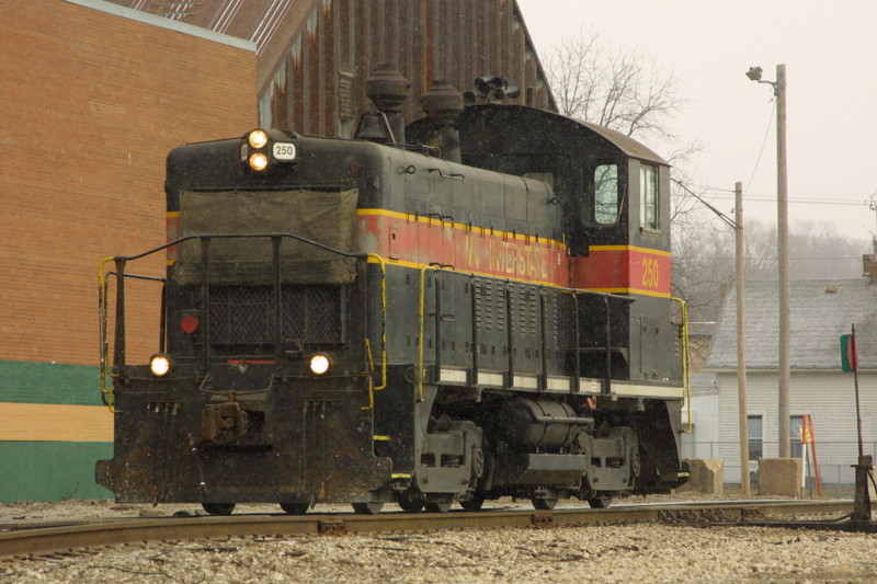 IAIS 250 at Davenport, IA on 26-Dec-2001