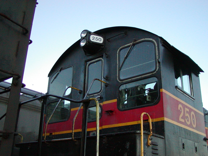 IAIS 250 at Rock Island IL on 12-Jul-2003.