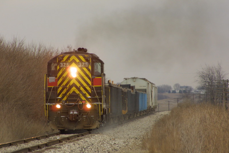 IAIS 325 at Atalissa, IA on 28-Dec-2001