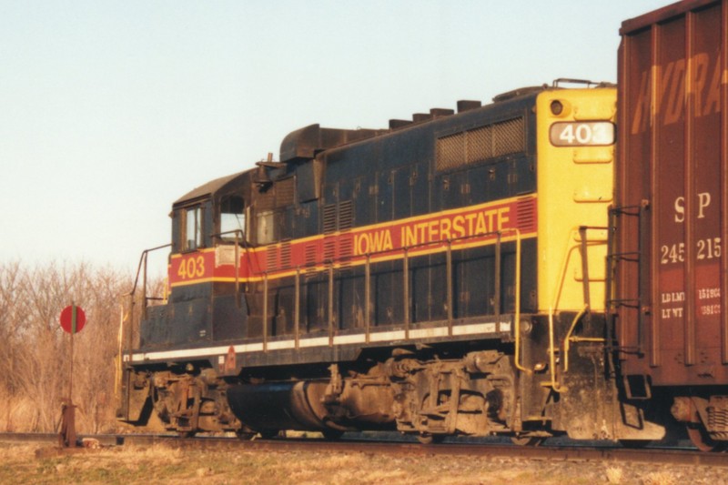 IAIS 403 at Altoona, IA on 06-Apr-1994