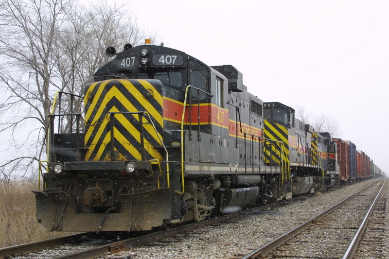 IAIS 407 at Walcott, IA on 23-Dec-2001