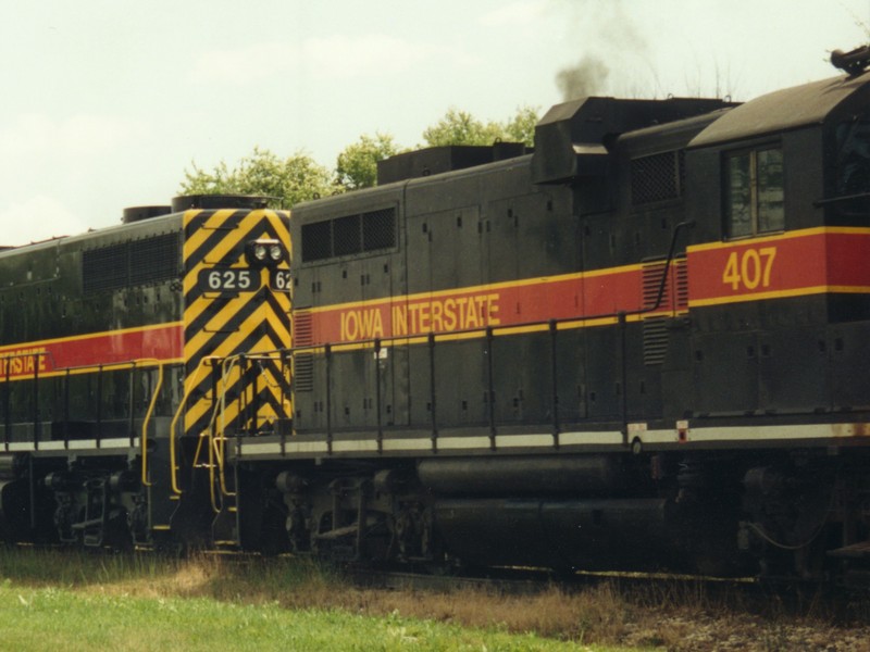 IAIS 407 at Altoona, IA on 21-Jul-1994