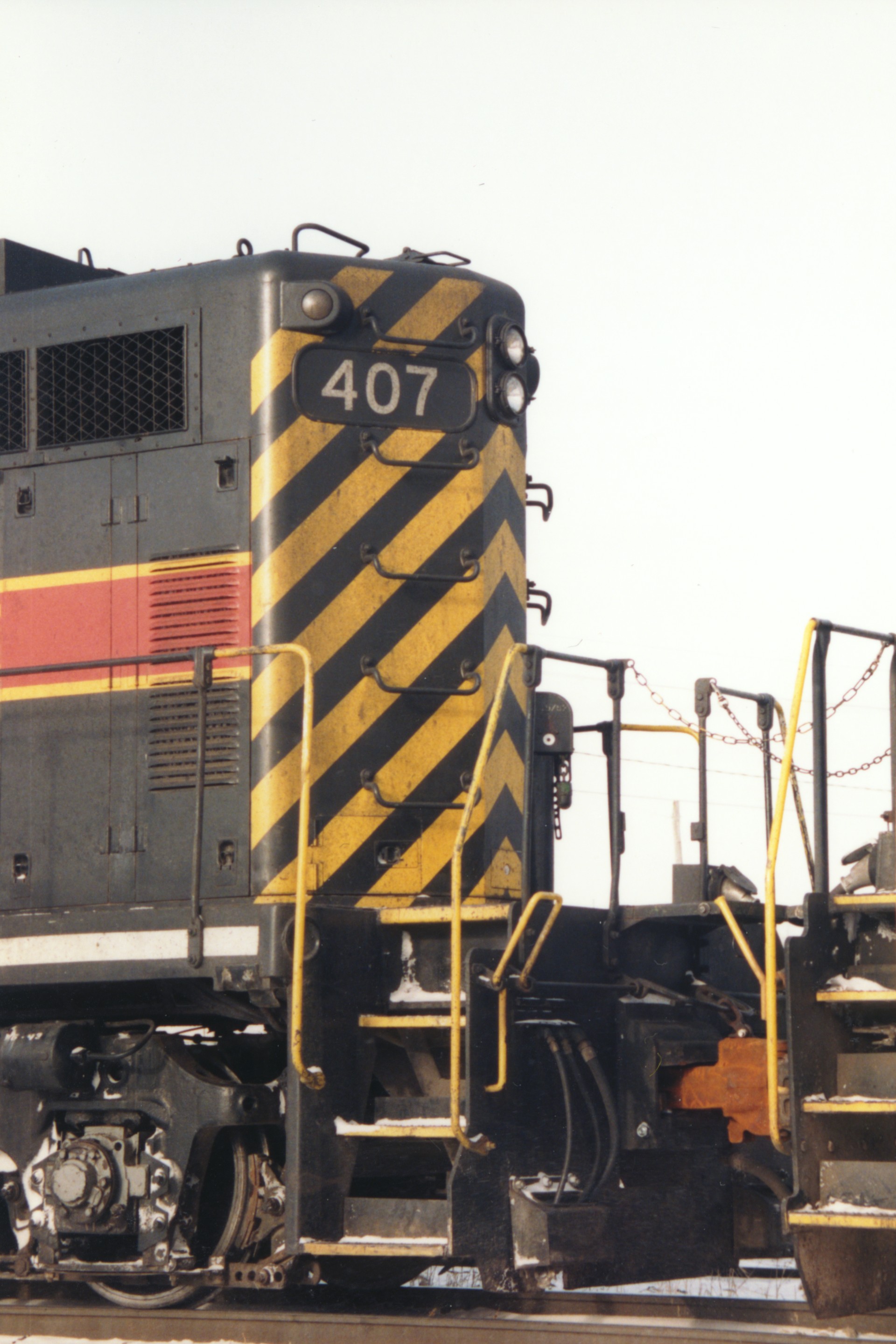 IAIS 407 at Altoona, IA on 29-Dec-1993