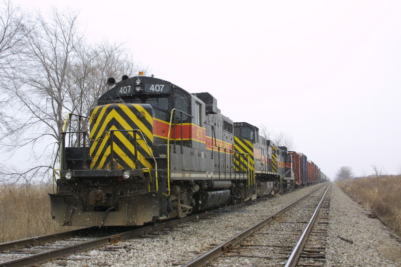 IAIS 407 at Walcott, IA on 23-Dec-2001