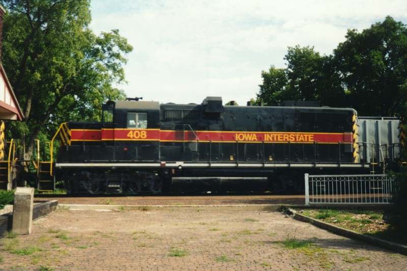 IAIS 408 at Newton, IA on 01-Aug-1992