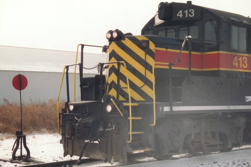 IAIS 413 at Altoona, IA on 29-Dec-1993