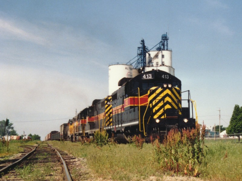 IAIS 413 at Altoona, IA on 01-Jun-1993