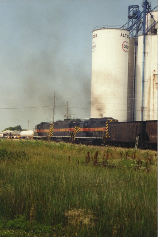 IAIS 413 at Altoona, IA on 01-Jul-1994