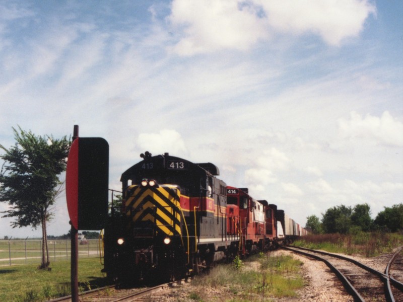 IAIS 413 at Altoona, IA on 20-Aug-1993