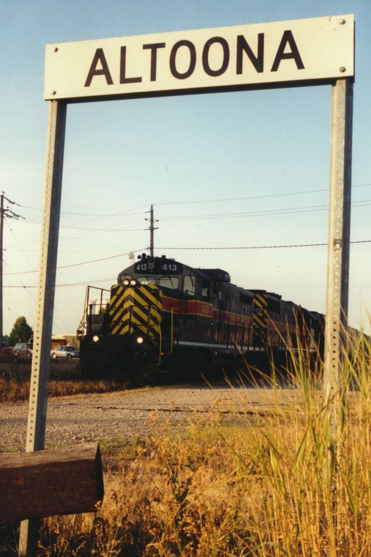 IAIS 413 at Altoona, IA on 30-Jun-1994