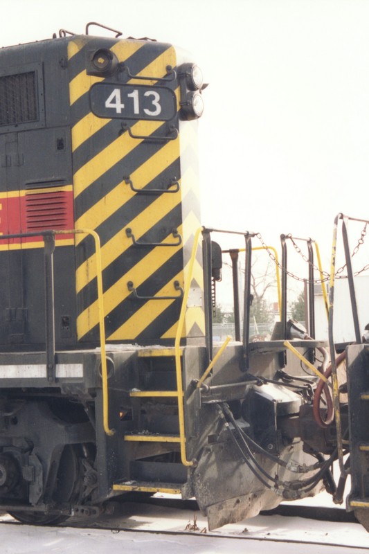 IAIS 413 at Altoona, IA on 29-Dec-1993