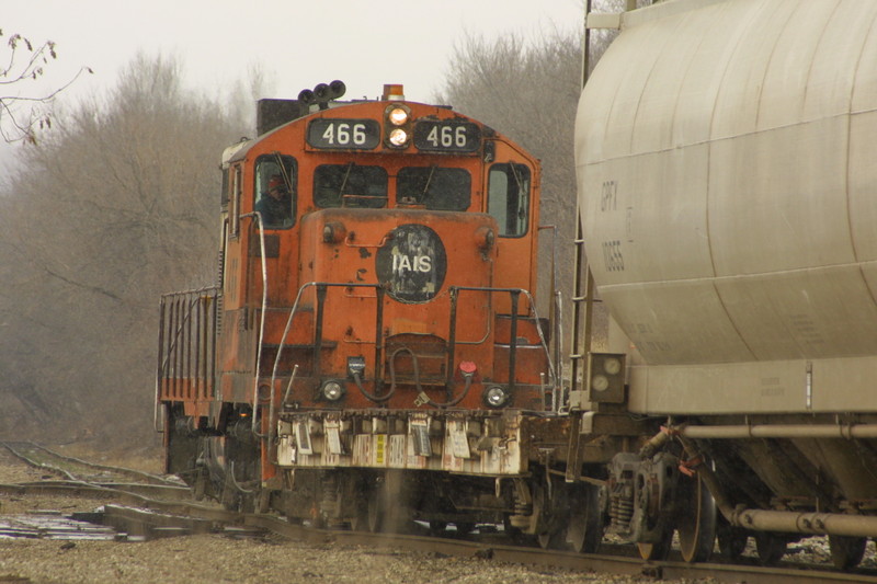 IAIS 466 at Davenport, IA on 26-Dec-2001