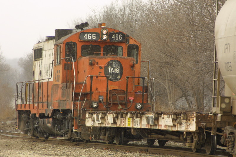 IAIS 466 at Davenport, IA on 26-Dec-2001