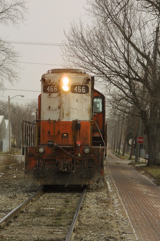 IAIS 466 in Davenport, IA, on 26-Dec-2001