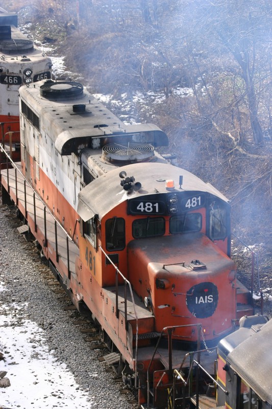 IAIS 481 at Davenport, IA on 26-Dec-2003