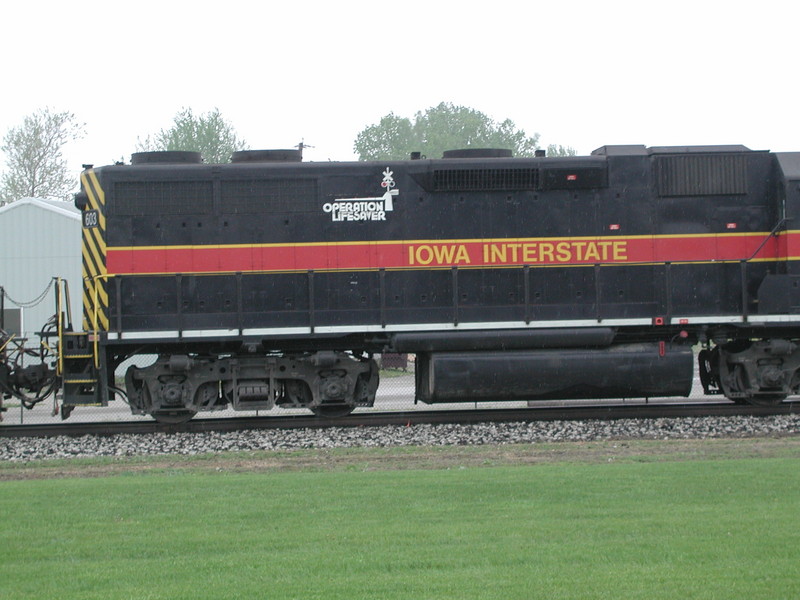 IAIS 603 at Altoona, IA on 05-May-2001