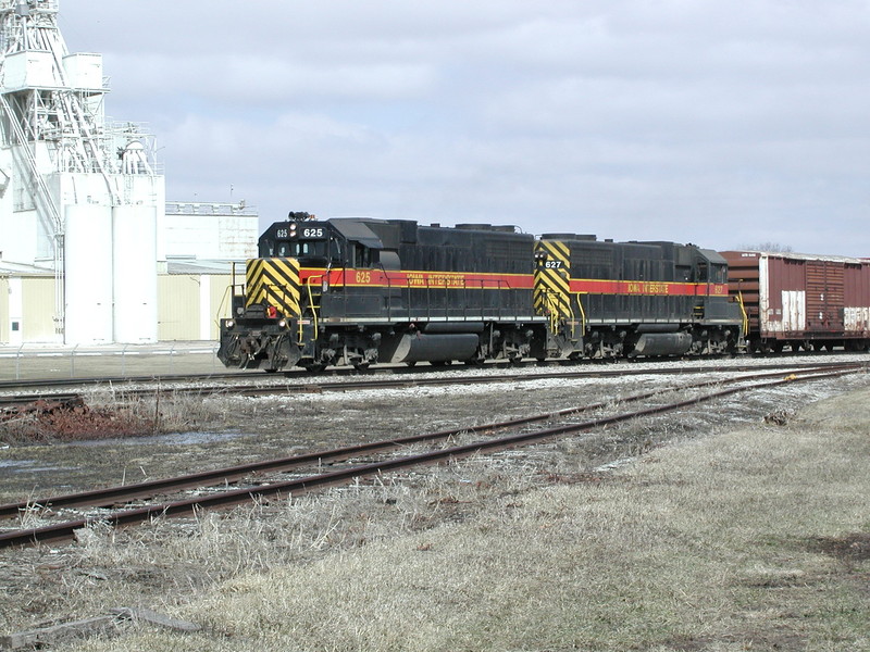 IAIS 625 at Altoona, IA on 25-Mar-2001