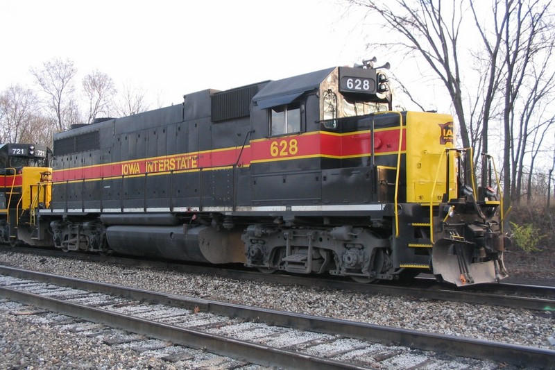 Taken on 21 Nov 2004, shortly after the rebuild was complete, showing off the new phase IV paint job at Bureau, IL.