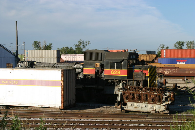 IAIS 628 at the Council Bluffs shops on 10 Aug 2004