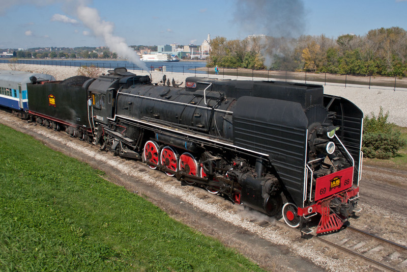 IAIS 6988 in Rock Island, IL.  October 18, 2008.