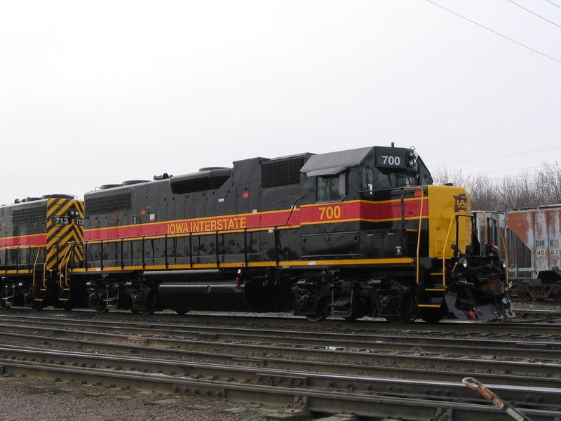 IAIS 700 at Davenport, IA on 22-Dec-2004