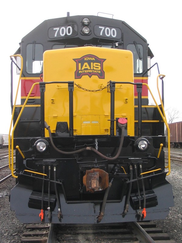 IAIS 700 at Davenport, IA on 22-Dec-2004
