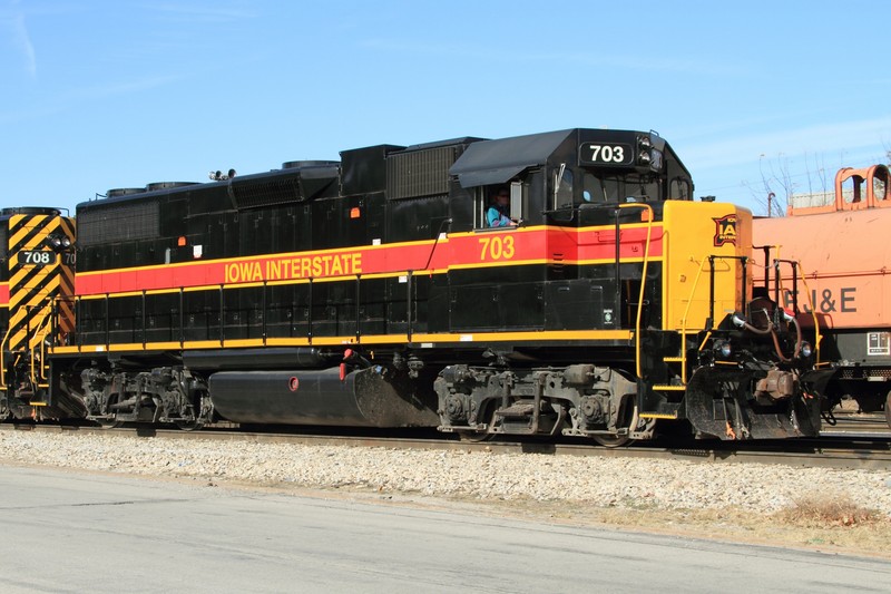 IAIS 703 and 708 work the Rock Island yard on 30 Oct 2010