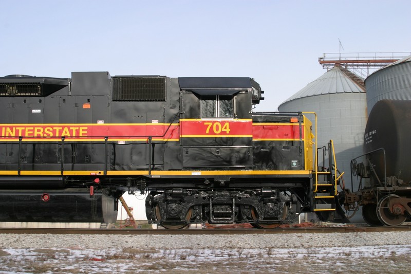 IAIS 704 at Atalissa, IA on 27-Dec-2004