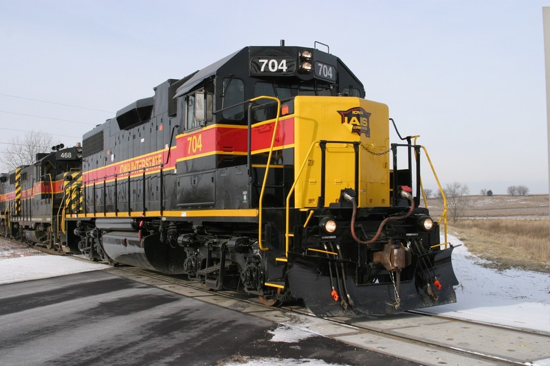 IAIS 704 at Atalissa, IA on 27-Dec-2004