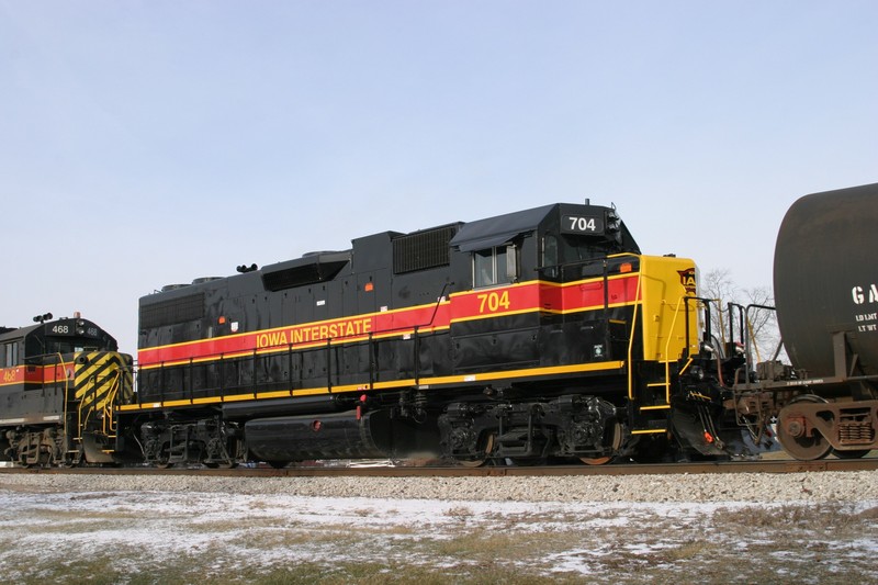 IAIS 704 at Atalissa, IA on 27-Dec-2004