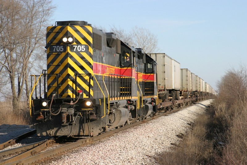 IAIS 705 at Walcott, IA on 31-Dec-2004