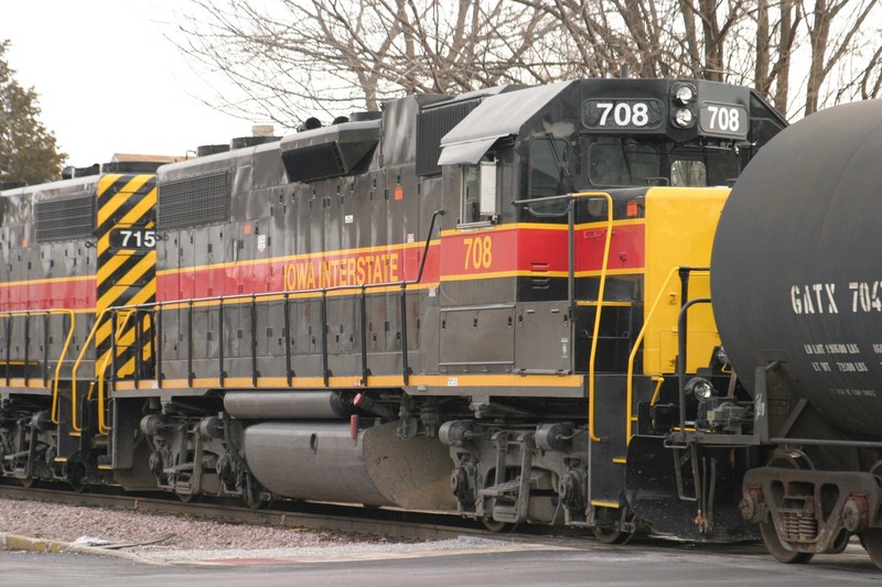 IAIS 708 at Davenport, IA on 28-Dec-2004