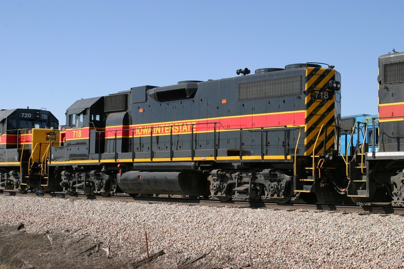 IAIS 718 at Yocum Connection, IA on 16-Mar-2005